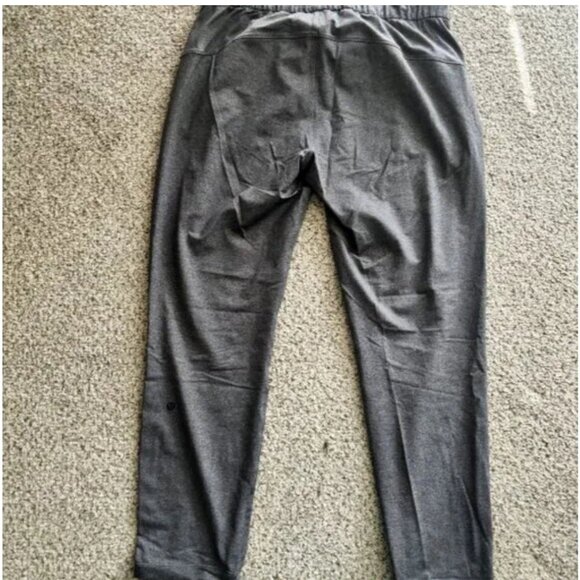 Lululemon On The Fly Pant *28" | Size 8 - Picture 2 of 4
